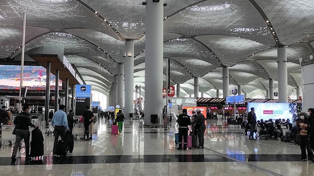 Yurt dışına çıkış harcında "pulsuz" dönem