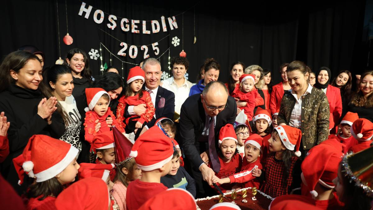 Es Çocuk Evi'nde miniklerin yeni yıl coşkusu