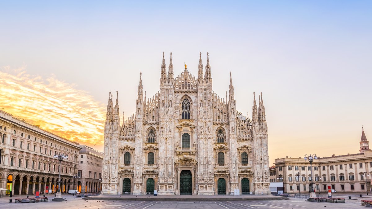 Milano'da kamuya açık alanlarda sigara yasağı başladı