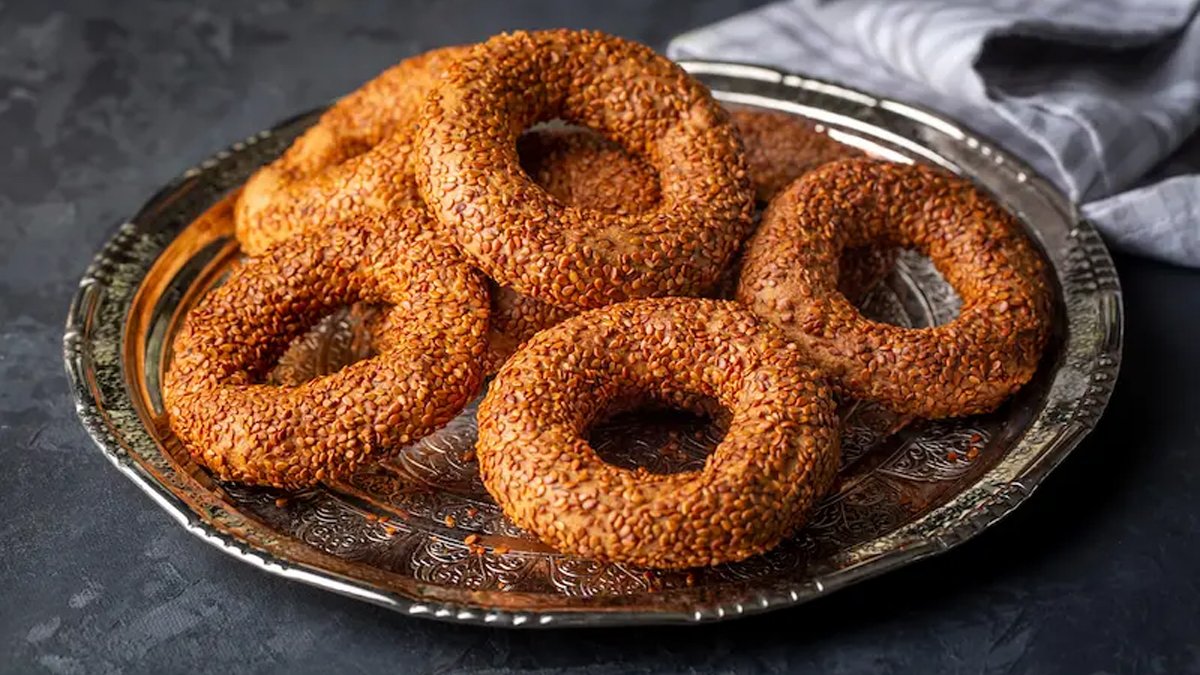 Kıyır kıyır ağızda dağılıyor! Tereyağlı en güzel kandil simiti tarifi, yiyen pastaneden aldınız sanıyor