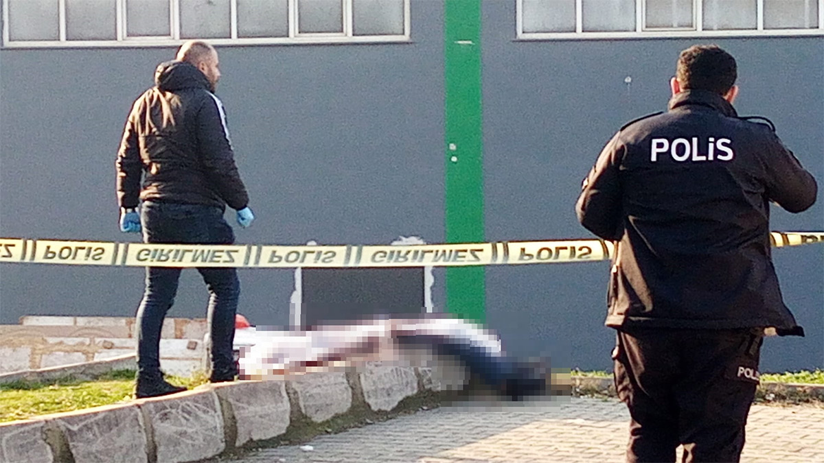 Bursa'da şüpheli ölüm! Yol kenarında bir erkek cesedi bulundu