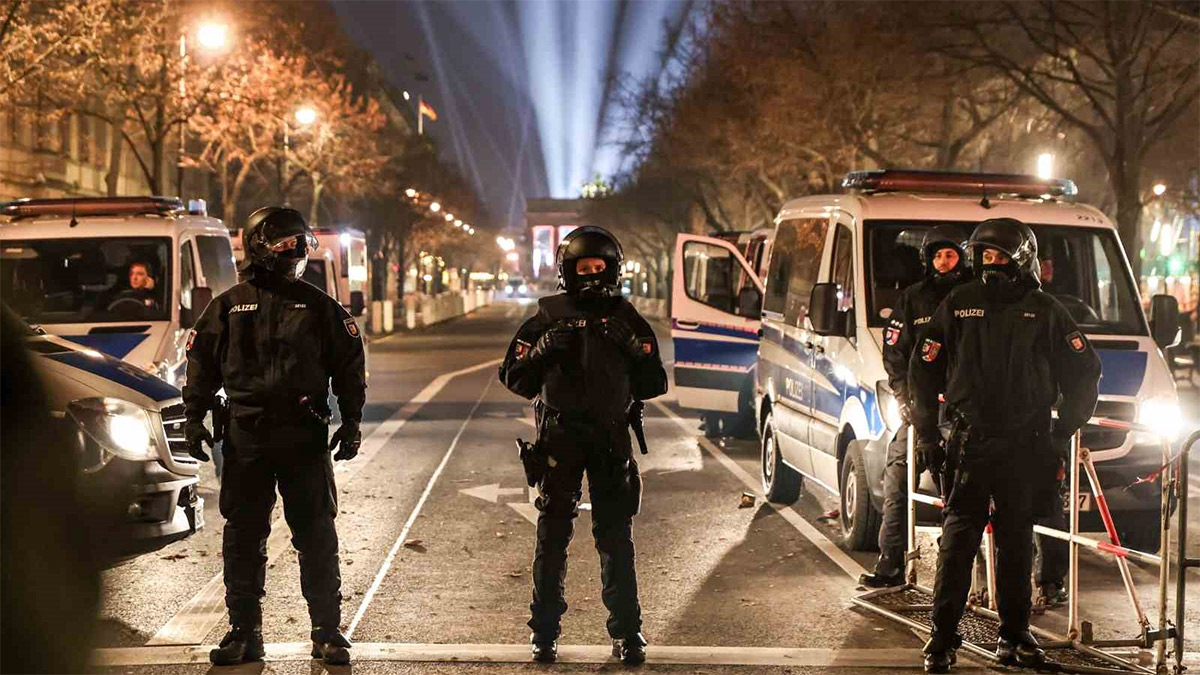 Almanya'da yılbaşı kutlamalarında 5 ölü, 330 gözaltı