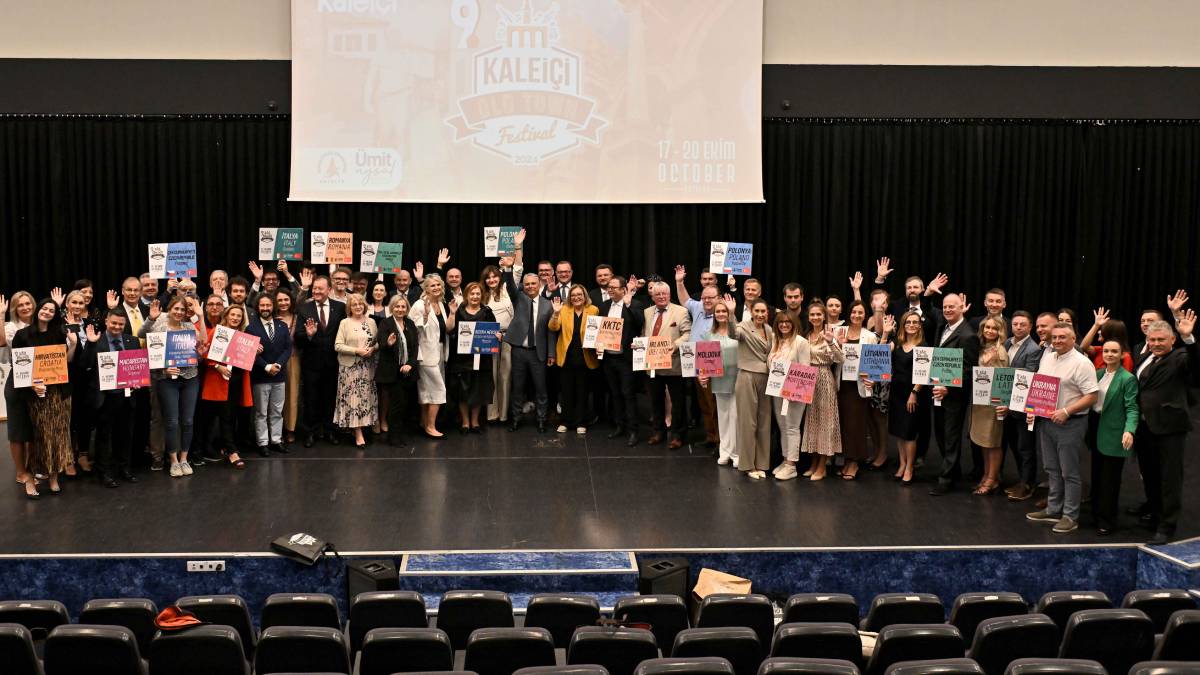 Muratpaşa yeni yıl heyecanını 21 şehirle paylaştı