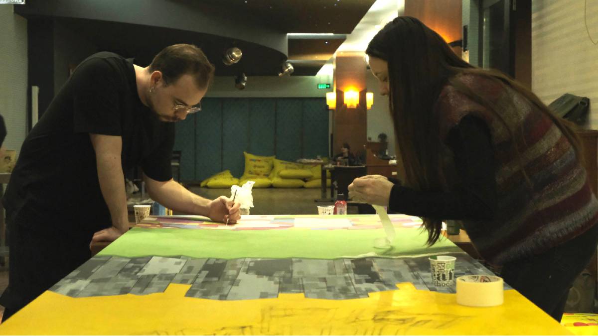 Bağımsız sanatçılar eserlerini sergiledi