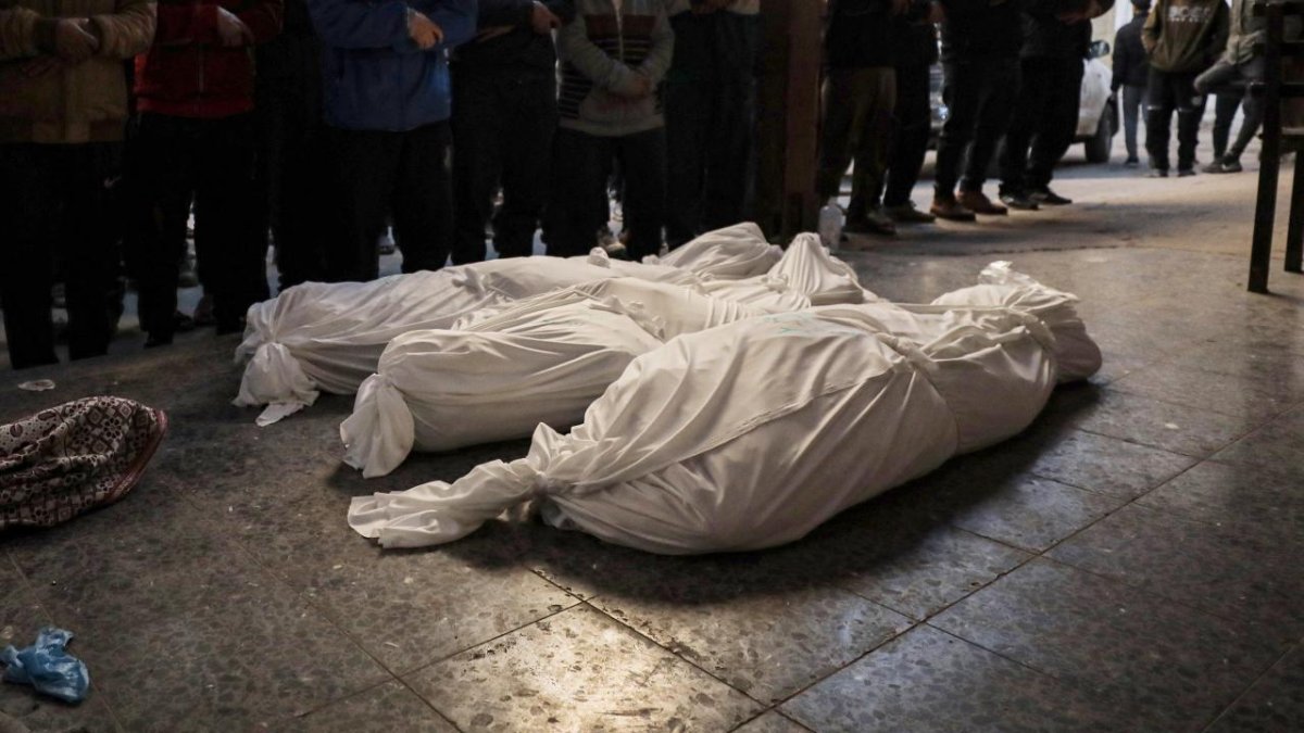 Gazze’de İsrail’in hava saldırıları devam ediyor: 50'den fazla sivil hayatını kaybetti