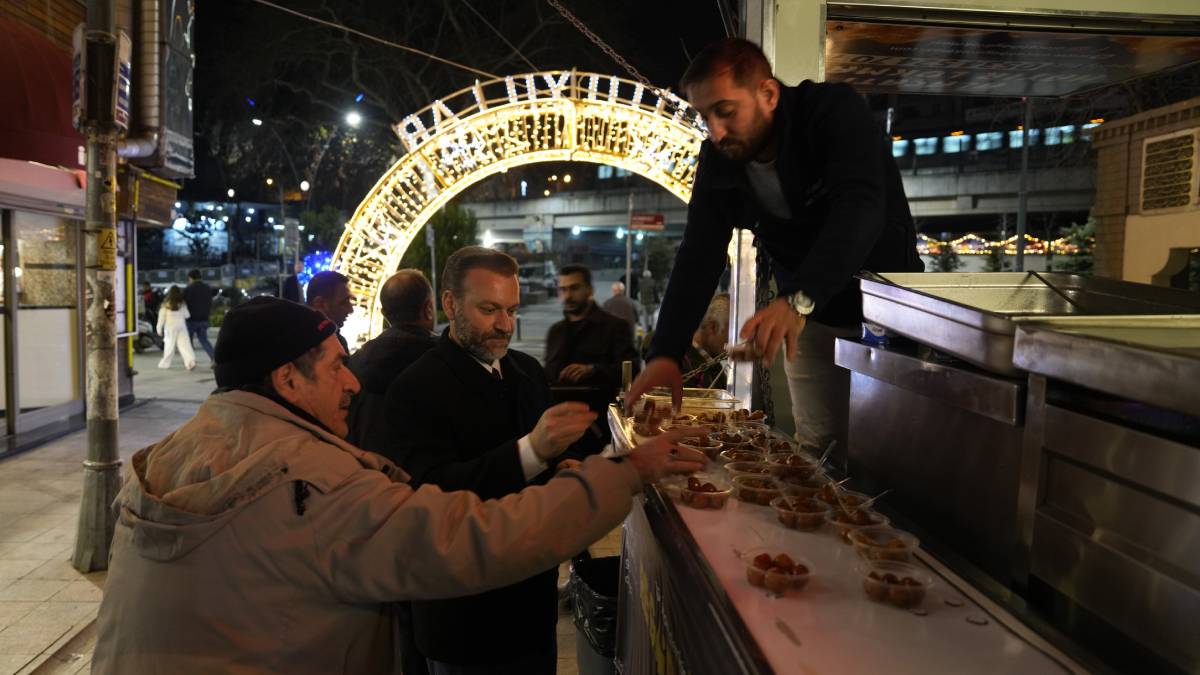 Kartal Belediyesinden Regaib Kandili’nde hayır lokması ikramı