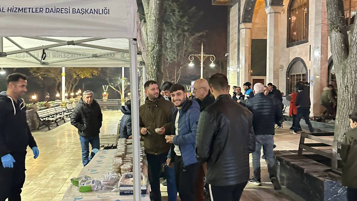 Büyükşehir'den vatandaşlara kandil helvası