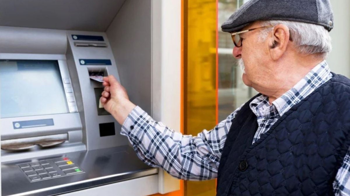 İPA: Emeklinin gelirde payı düşüyor