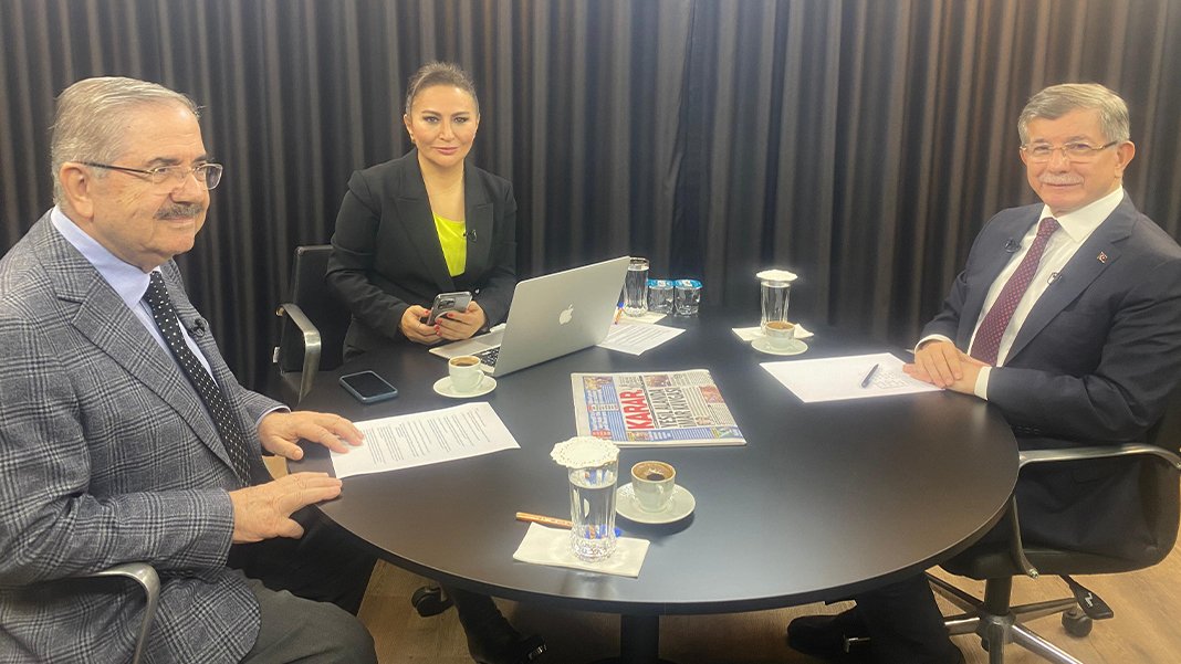 Davutoğlu Bahçeli'nin DEM Parti çıkışıyla ilgili konuştu: Stratejik bir kararsa yanındayım taktikse karşısındayım