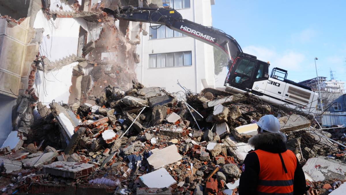 Mahalle mahalle metruk yapılar tespit edildi, yıkım süreçleri başladı