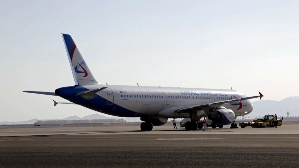 Teknik arıza yapan Rus uçağı, Mısır'a acil iniş yaptı