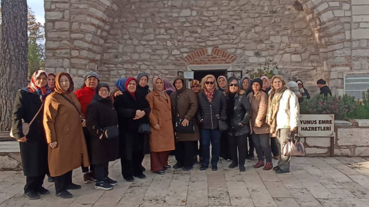 Kadınlar adım adım Manisa’yı geziyor