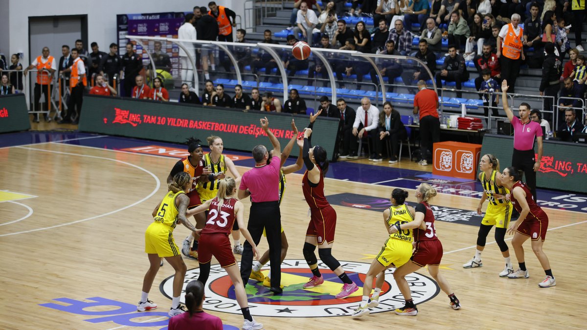 Kadınlar Basketbol Süper Ligi'nde derbi heyecanı: Galatasaray Çağdaş Faktoring, Fenerbahçe Opet'i konuk edecek.