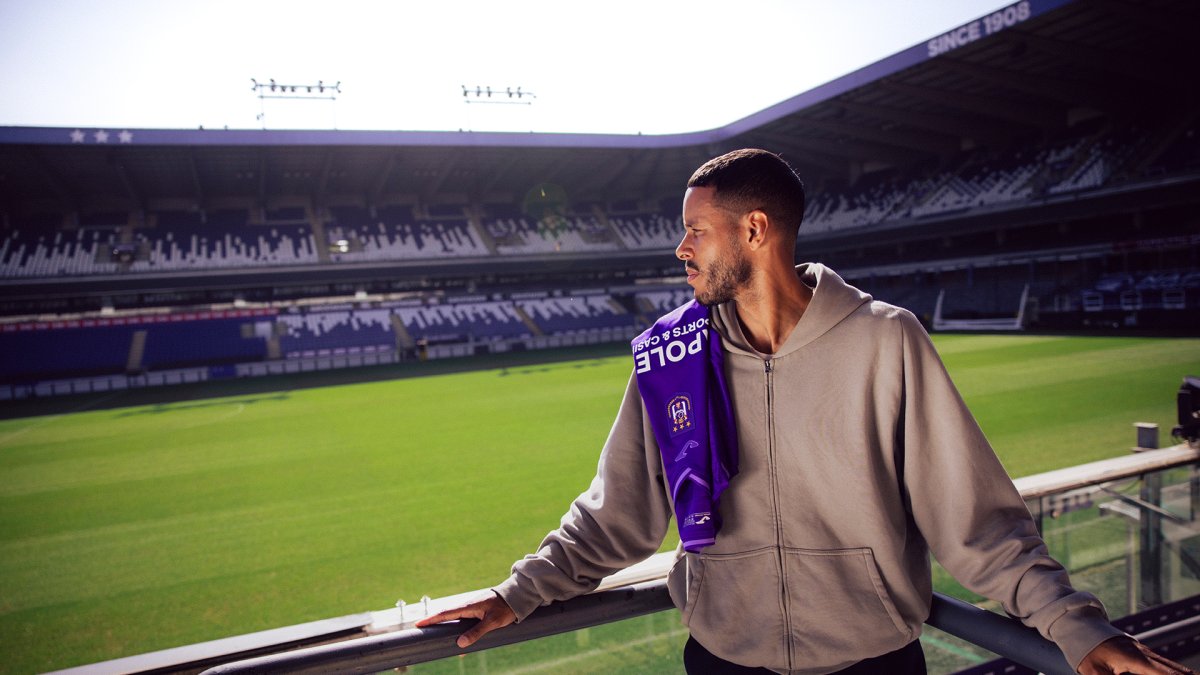 Fenerbahçe'nin eski futbolcusu taraftara küfür etti! Takımdan gönderiliyor