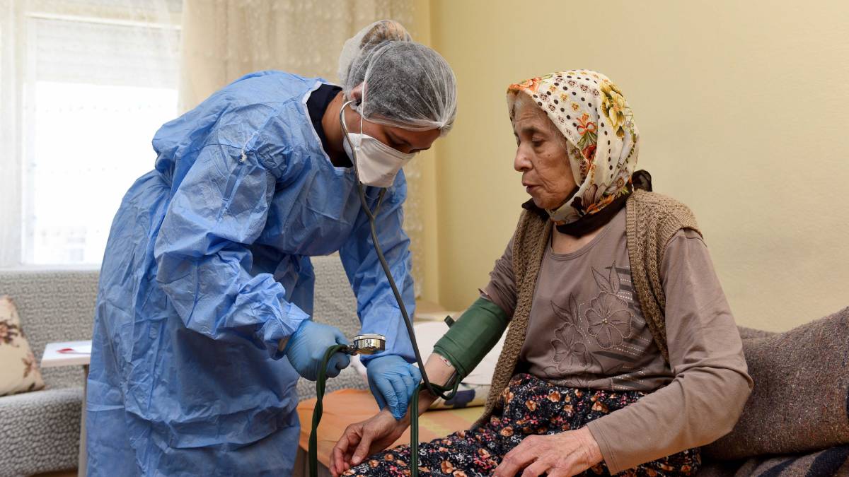 Evde Sosyal Hizmet Merkezi: Muratpaşa’nın şefkat eli