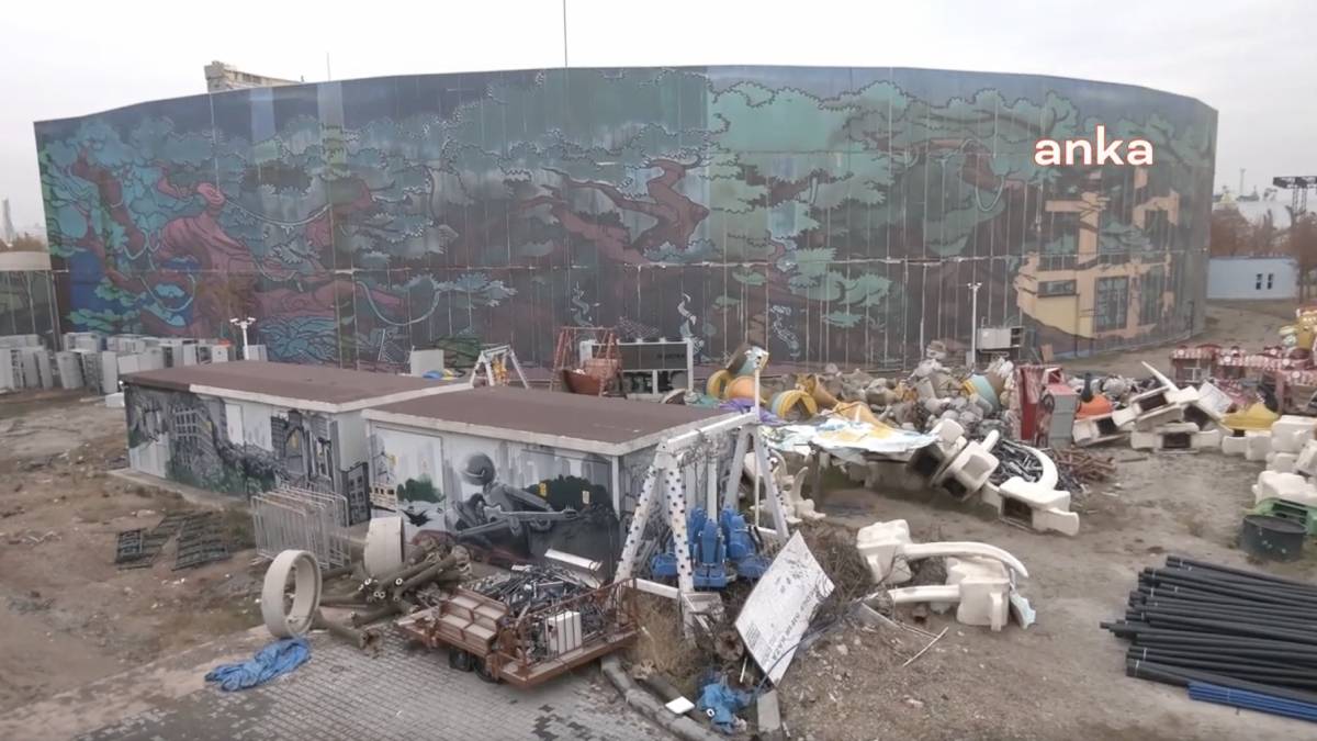 Gökçek'in servet ödediği dinozorlar üçte bir fiyatına satılıyor