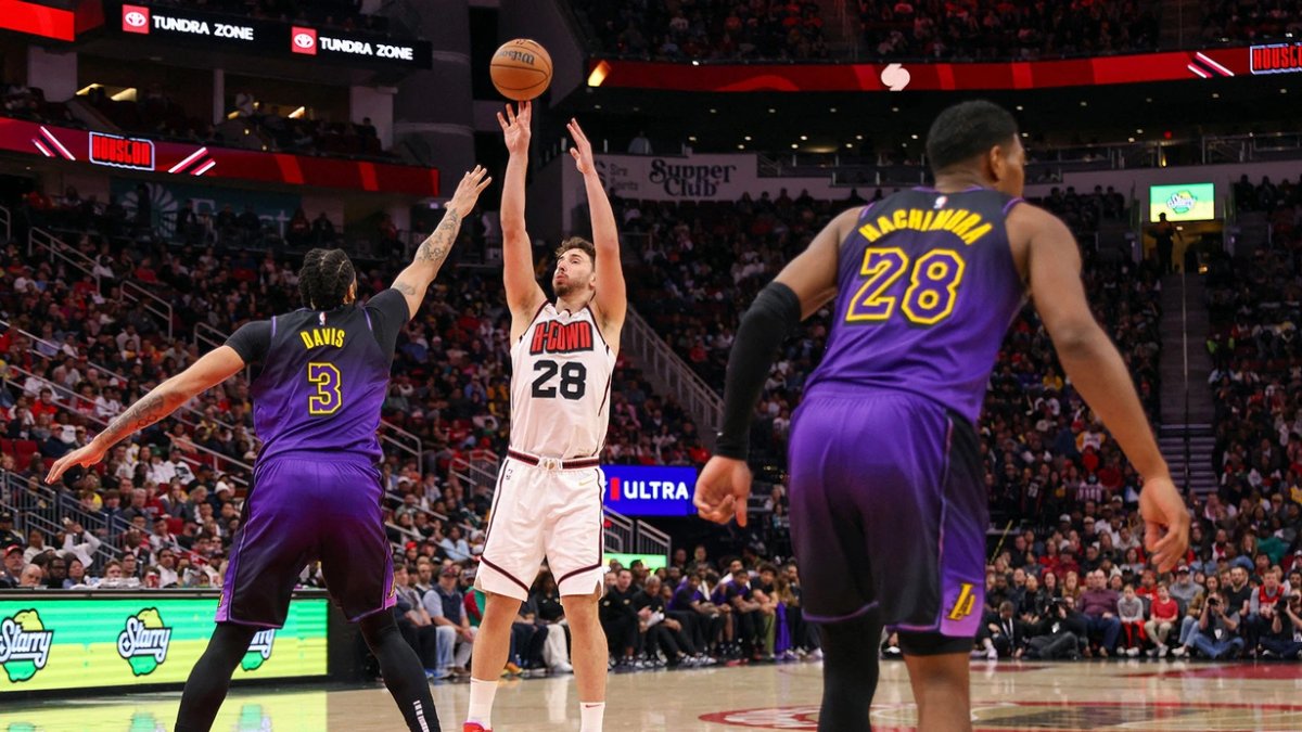 Alperen'li Houston Rockets, LeBron'lu Lakers'ı devirdi