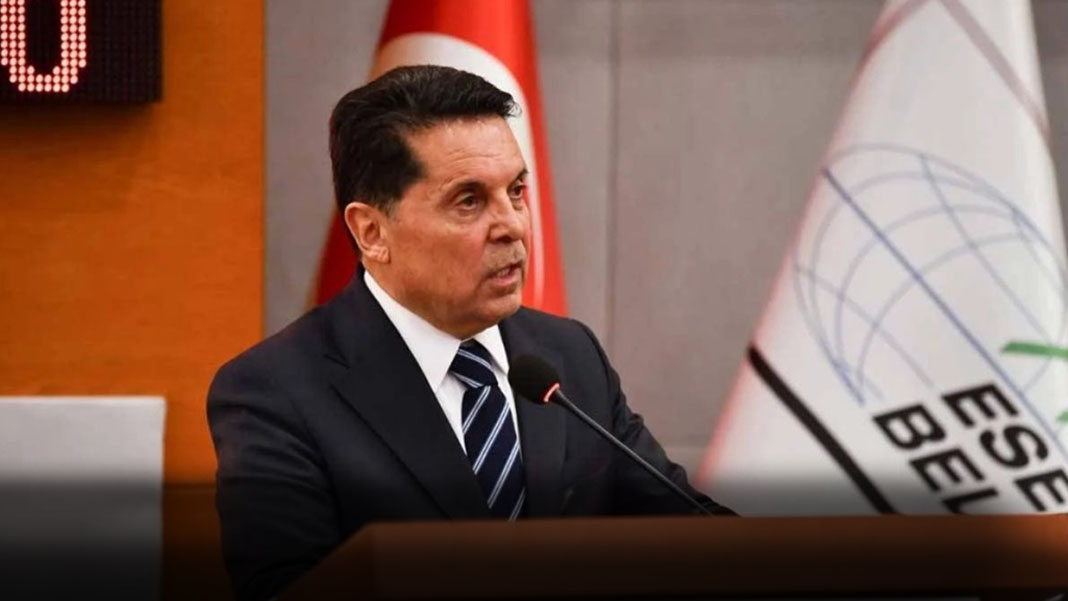 Görevden alınan CHP'li Ahmet Özer'den AYM'ye başvuru