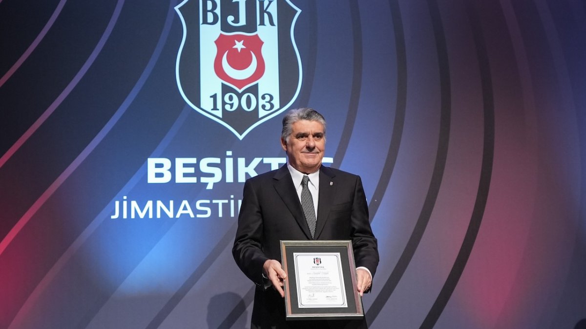 Beşiktaş'ta Başkan Serdal Adalı, mazbatasını aldı