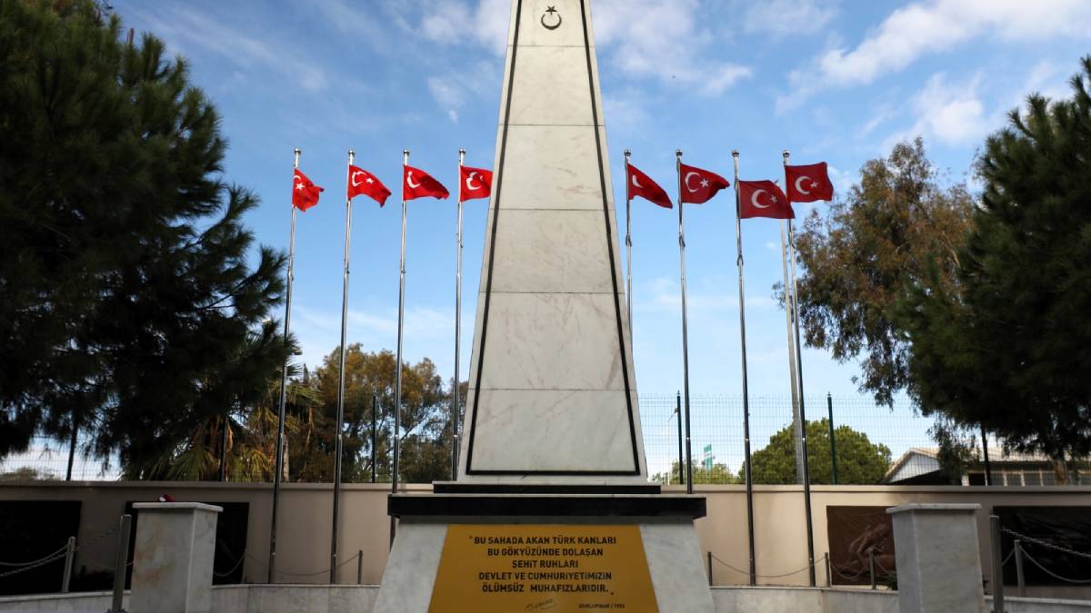 Narlıdere Belediyesi, şehitlerin hatırasına sahip çıkıyor