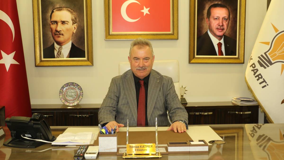 Rize'de Burger King açılışına katılanları savunan başkana AK Parti'den yeni görev