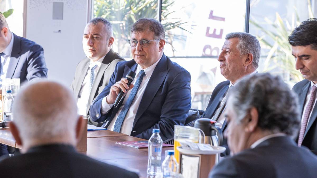 Başkan Tugay: Atıklar evlerde ayrıştırılacak