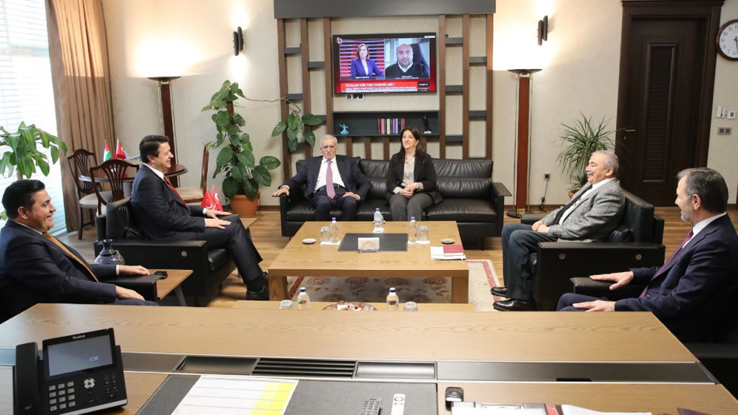 DEM heyetinden Saadet'e ziyaret: 'Destek olmaya çalışacağız'