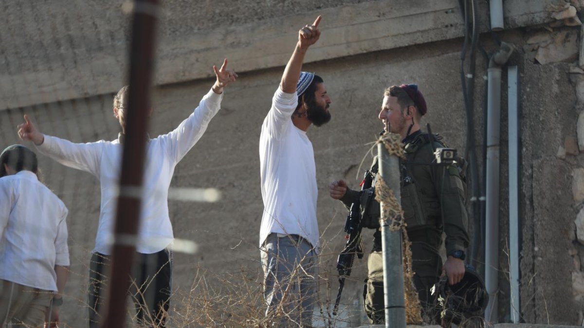 Batı Şeria’da İsrail askerlerinden Filistinli Bakan Hiccavi’ye saldırı