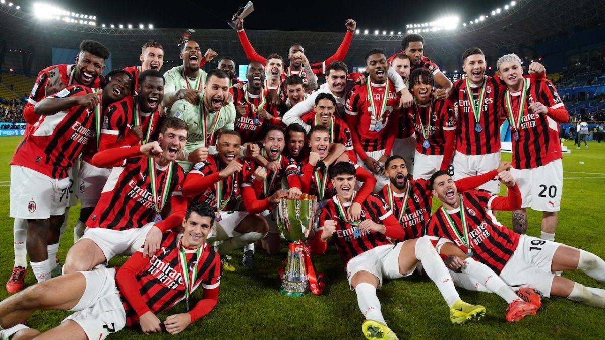 İtalya Süper Kupası Milan'ın: Tarihi geri dönüş