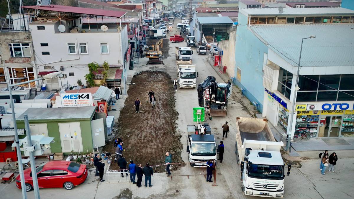 Sanayi Sitesi'nde ekiplerden gece mesaisi