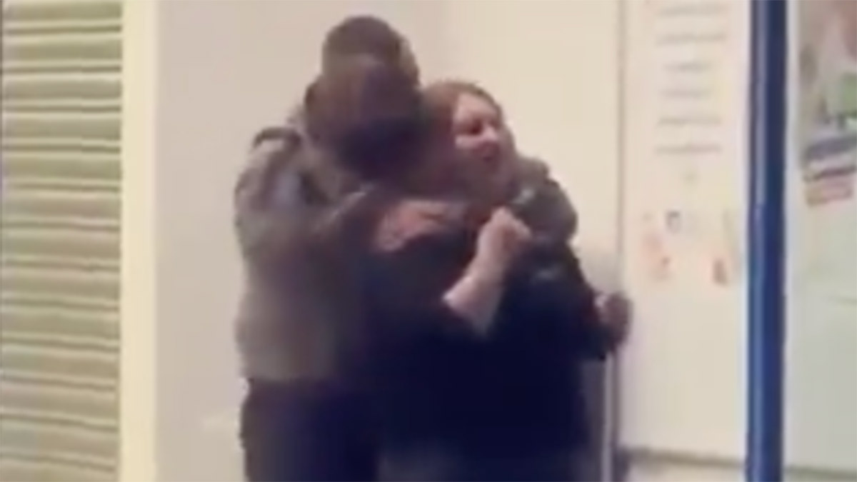 Almanya'da rehine krizi! Bıçaklı saldırgan bankada dehşet saçtı