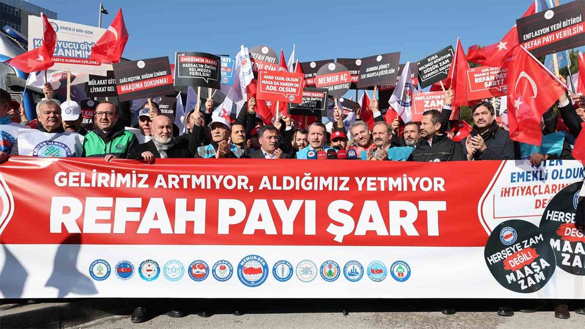 Memur-Sen'den Hazine ve Maliye Bakanlığı önünde eylem: Maaş kayıpları telafi edilmeli