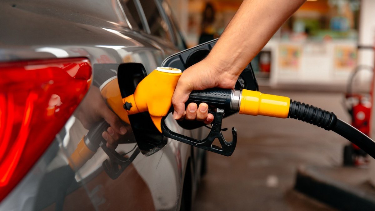 Benzinin ardından motorine de zam: Bugünden itibaren geçerli olacak