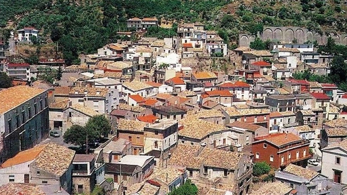 İtalya'nın Belcastro köyünde hastalanmak yasaklandı