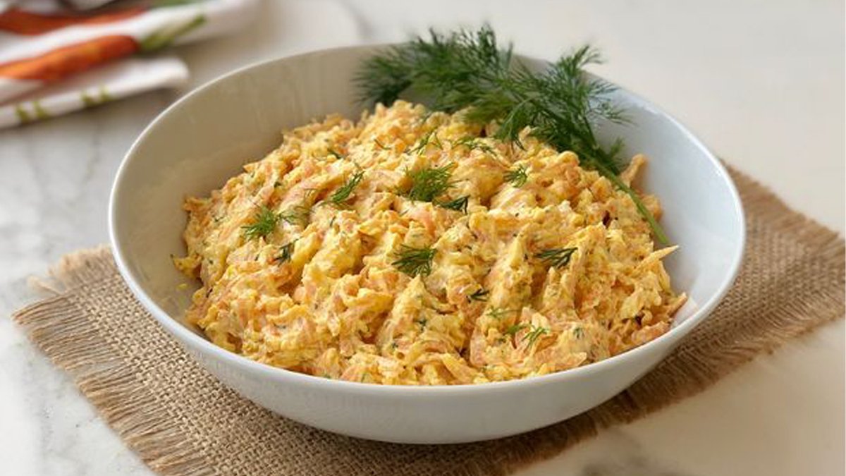Havuçları değerlendirmenin en güzel yolu! Her yemeğin yanına yakışır: İşte havuç salatası tarifi