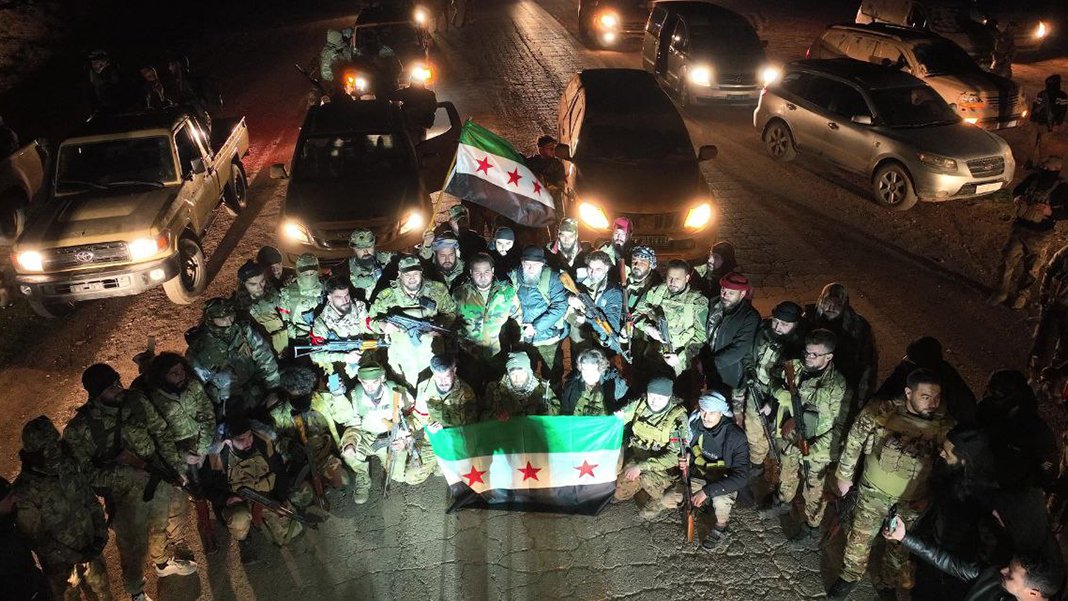 Barış Pınarı Harekatı bölgesinde hareketlilik: SMO’dan ağır silah ve araç sevkiyatı