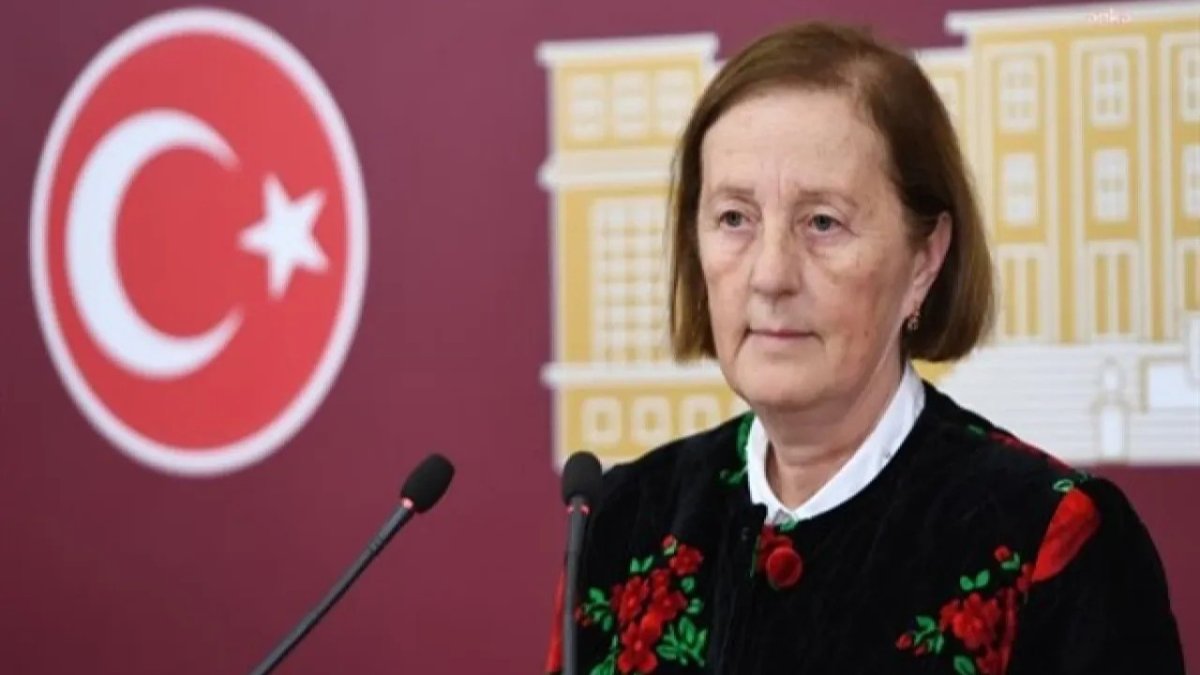 Selma Aliye Kavaf, DEVA Partisi'nden istifa etti