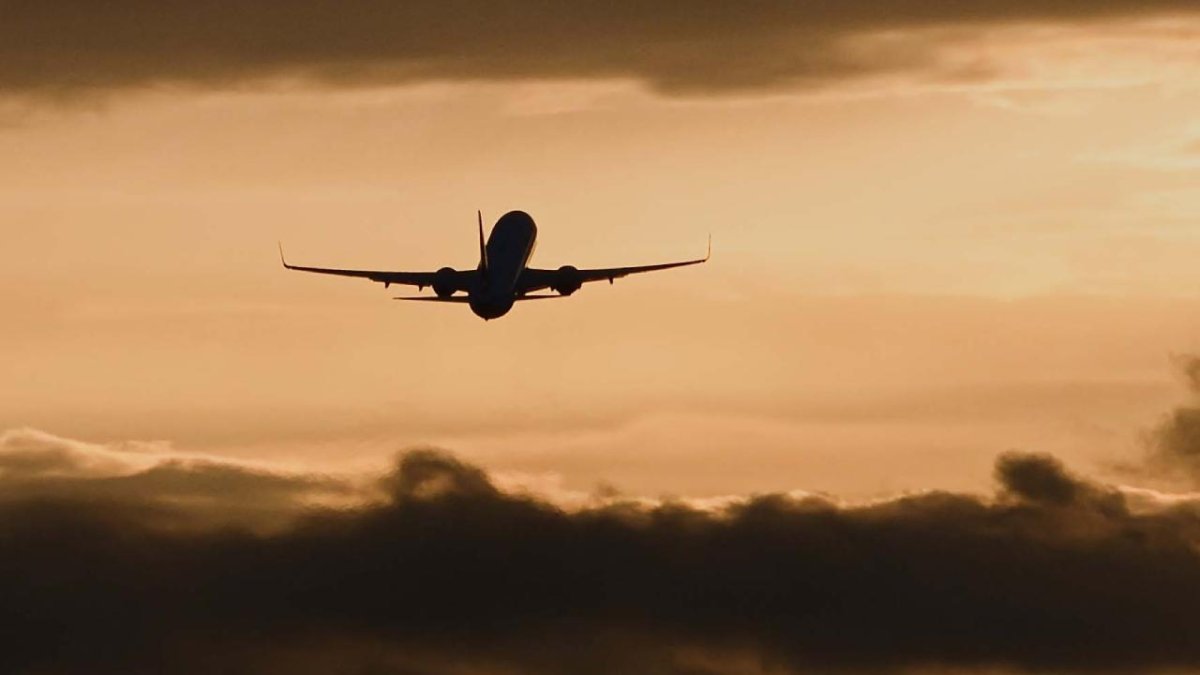 Etiyopya-Kahire uçağı, teknik sorun nedeniyle Suudi Arabistan’da acil iniş yaptı