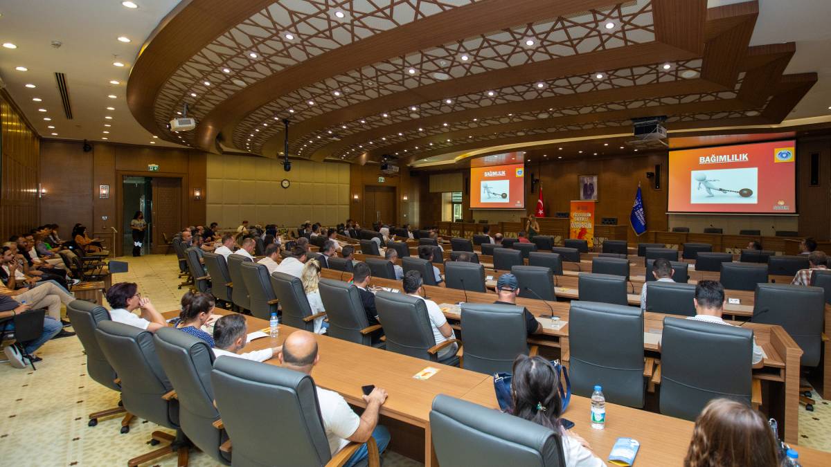 Büyükşehir Belediyesi, bağımlılıkla mücadeleyi sürdürüyor