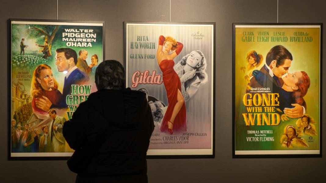 Sakarya'da "İbrahim Enez Film Afişleri Sergisi" sinema tutkunlarını buluşturuyor