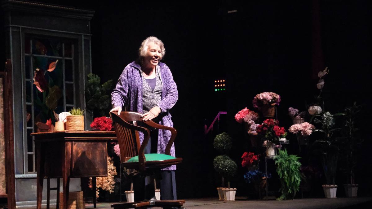 Işıl Yücesoy’un müzikli oyunu ‘İzninle’ Bursa’da sahnelendi