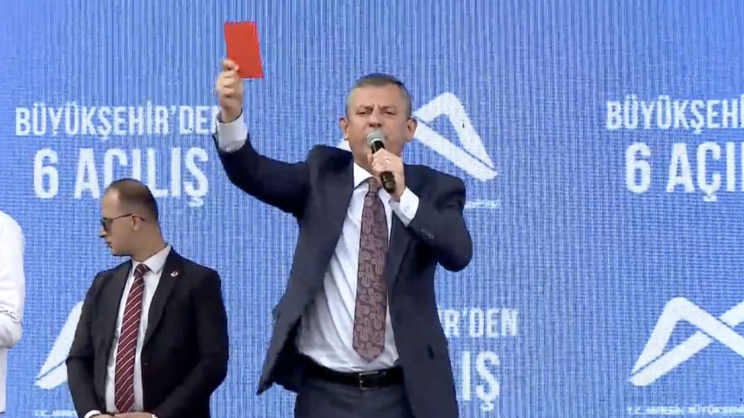 Özgür Özel'den çağrı: Emeklileri, asgari ücretlileri iktidara kırmızı kart göstermeye davet ediyorum