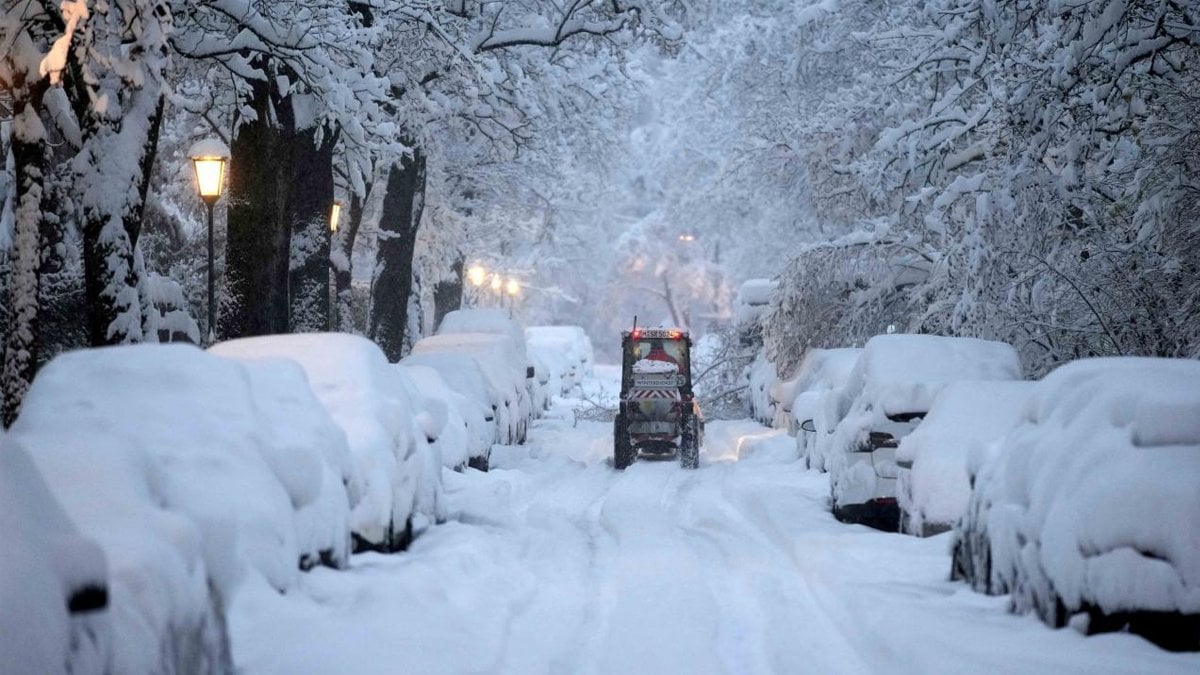 Pazar günü kar geliyor! Sıcaklık 8 derece birden düşecek: Meteoroloji'den il il kar ve don