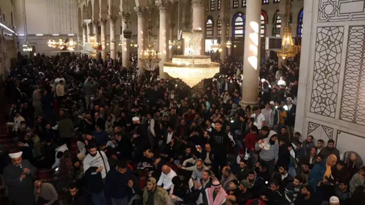 Emevi Camii'nde izdiham: Ölü ve yaralılar var