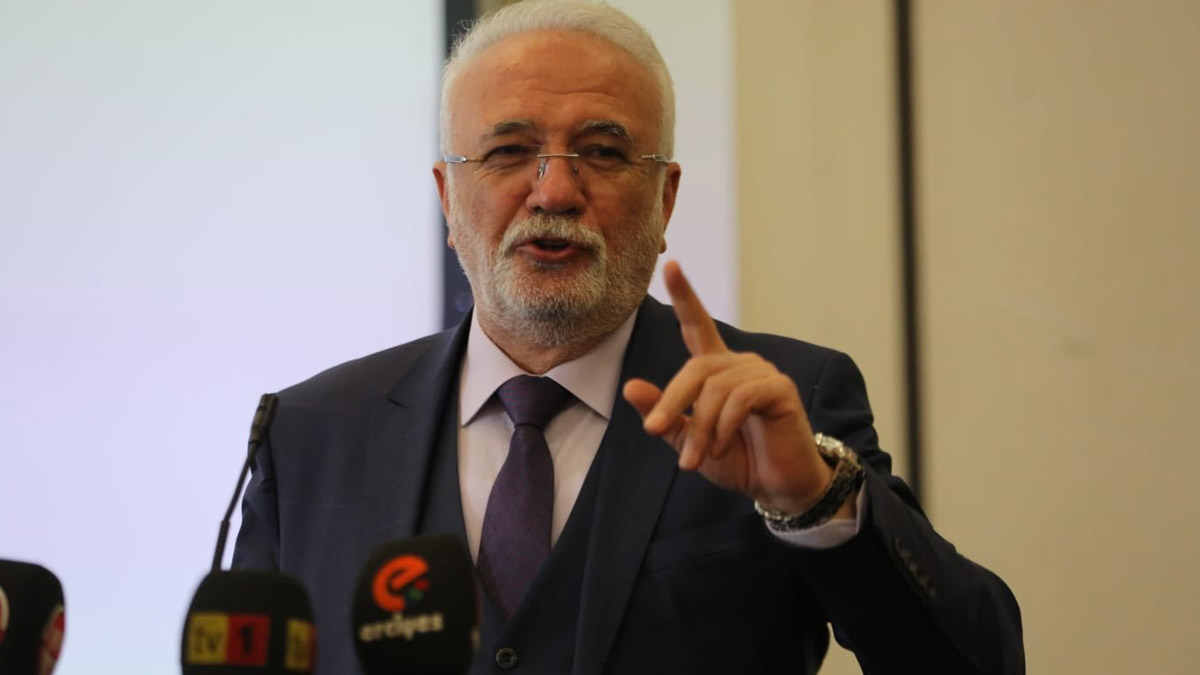 AK Partili Elitaş'tan gazetecilere 'yeşil pasaport' sözü