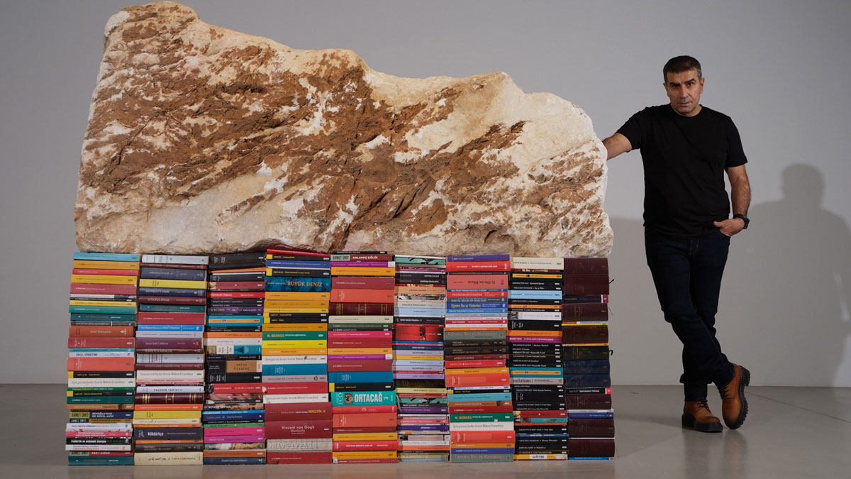 Ahmet Güneşteki'nin 'Kayıp Alfabe' sergisi Artİstanbul Feshane’de