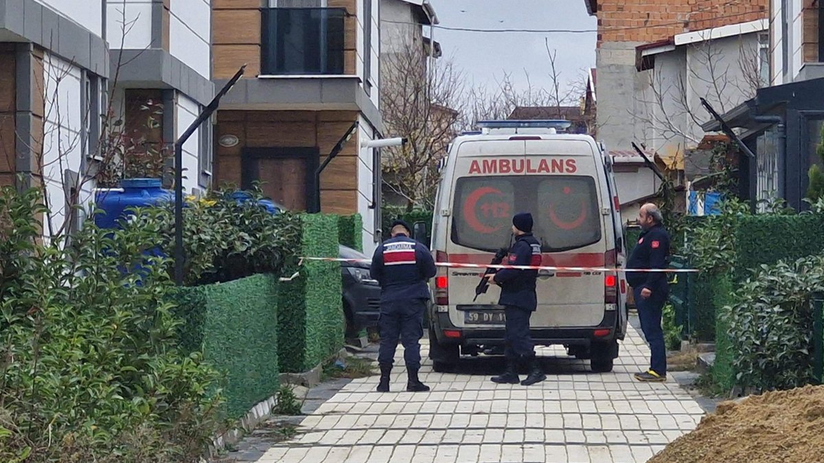 Tekirdağ'da bir aile yok oldu: Anne ve kızı ölü bulundu, baba hastaneye kaldırıldı