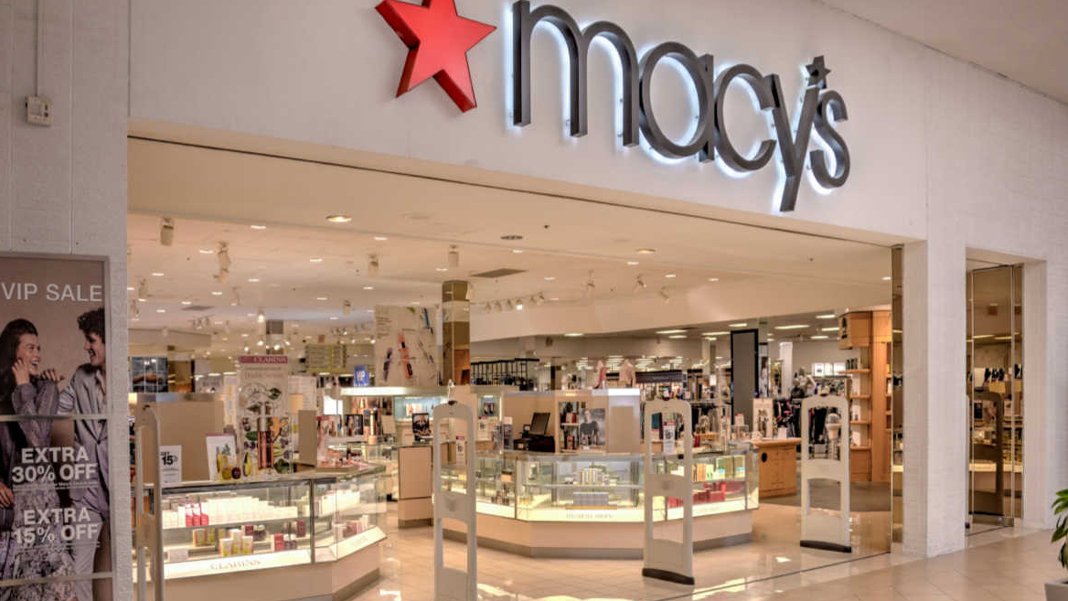 Ünlü mağaza zinciri 66 mağazasını kapatıyor