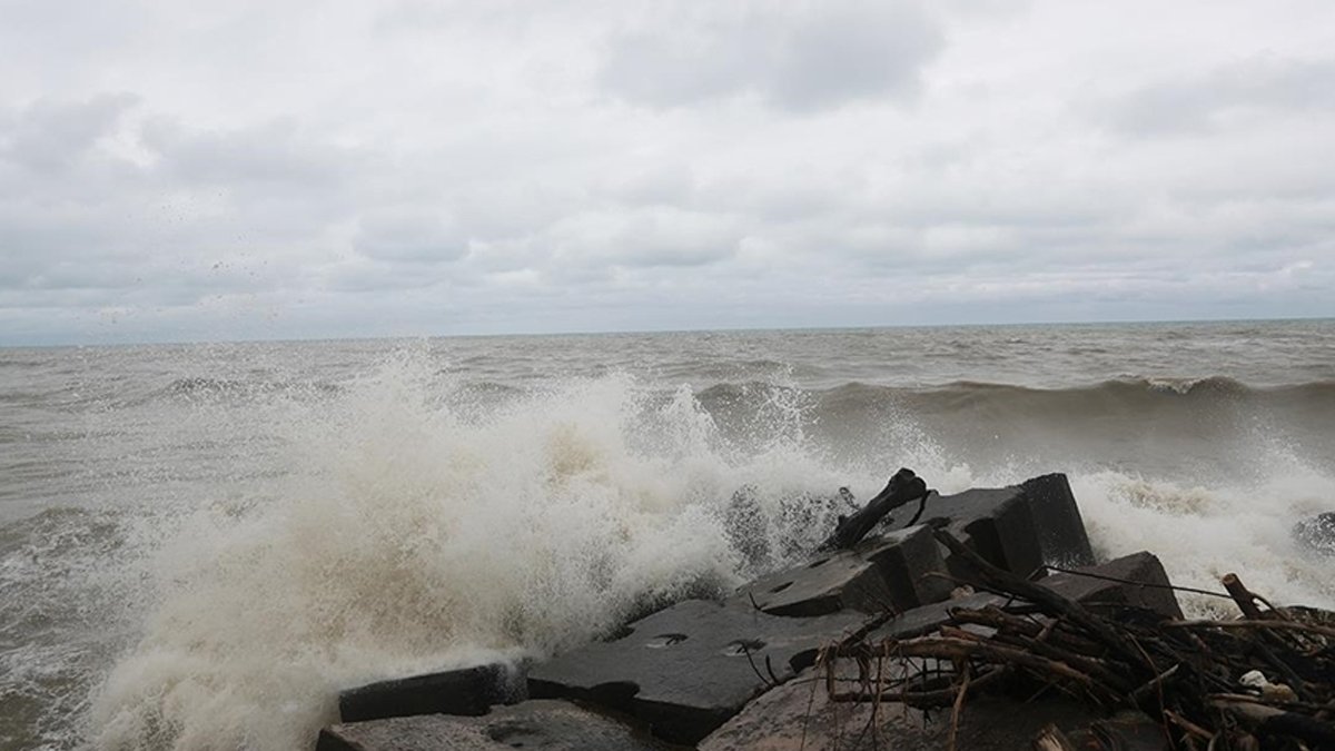 Soğuk hava geri döndü, Bursa'da fırtına uyarısı verildi