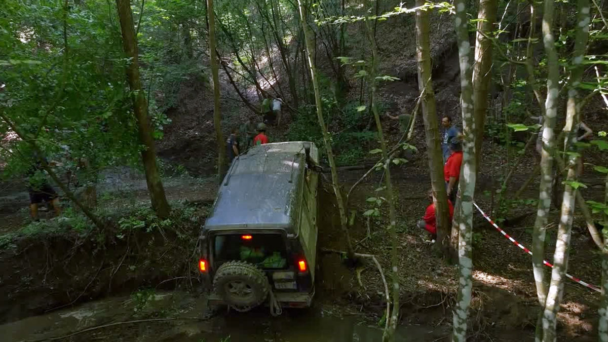 Navigasyona güvenip girdikleri yolda kabusu yaşadılar! Ölümden döndüler, sizin de başınıza gelebilir